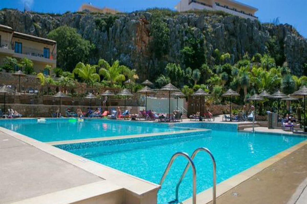 Finas Aparthotel